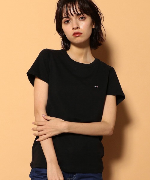 tommy jeans（トミー ジーンズ）の「ワンポイントクルーネックTシャツ（Tシャツ/カットソー・レディース・ホワイト/ネイビー/ブラック・MEDIUM/SMALL/X-SMALL）」の3枚目の写真