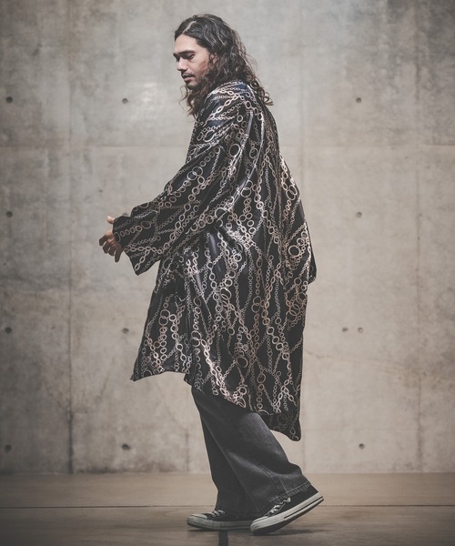 GLIMCLAP(グリムクラップ)の「mcg2775-Repeating pattern gown-ish shirtcoat シャツコート(カーディガン/ボレロ・メンズ・ホワイト/ブラック・S/M/L)」の21枚目の写真