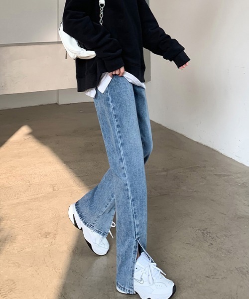 ABITOKYO（アビトーキョー）の「サイドスリットセミフレアデニムパンツ（デニムパンツ・レディース・ブラック/ブルー/アイボリー・S/M/L）」の3枚目の写真