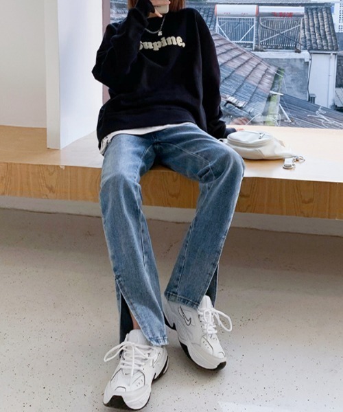 ABITOKYO（アビトーキョー）の「サイドスリットセミフレアデニムパンツ（デニムパンツ・レディース・ブラック/ブルー/アイボリー・S/M/L）」の6枚目の写真