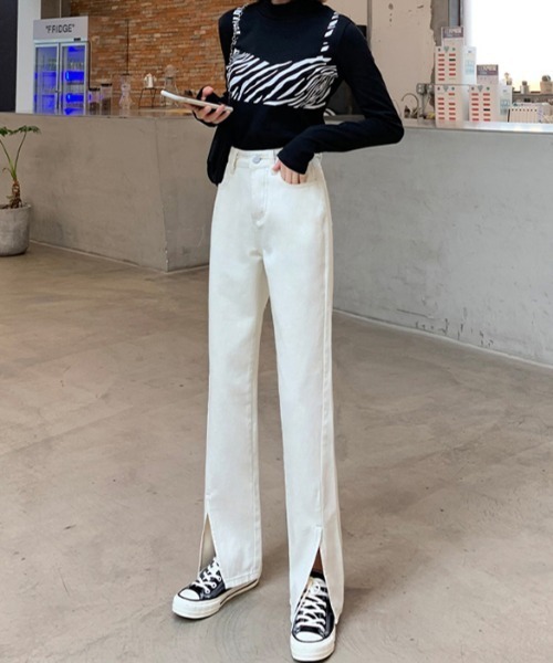 ABITOKYO（アビトーキョー）の「サイドスリットセミフレアデニムパンツ（デニムパンツ・レディース・ブラック/ブルー/アイボリー・S/M/L）」の11枚目の写真