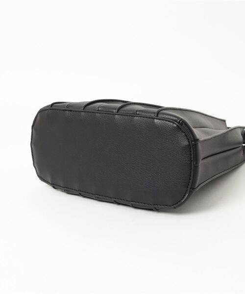 GeeRA(ジーラ)の「ポーチ付プリーツバッグ(ショルダーバッグ・レディース・ブラック/ベージュ/カーキ/ブラウン・FREE)」の15枚目の写真