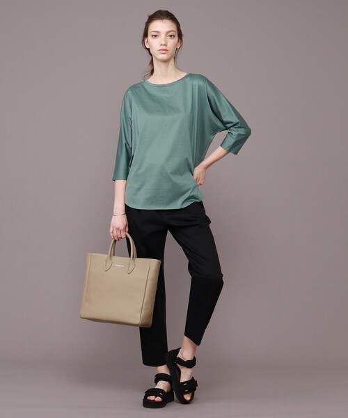 DRESSTERIOR（ドレステリア）の「◆【Marisol6月号】SUVINコットンブレンド ドルマンTシャツ（Tシャツ/カットソー・レディース・グリーン/ホワイト系/グレー系/ブラック・38）」の17枚目の写真
