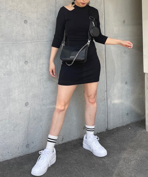 SPIRALGIRL（スパイラルガール）の「バッククロスチョーカータイトリブワンピース（ワンピース・レディース・ブラック/ベージュ/グリーン・FREE）」の22枚目の写真