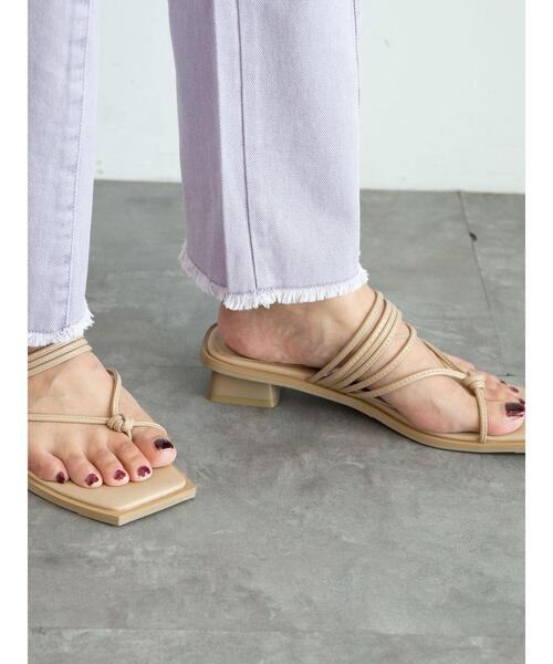 Green　Parks（グリーンパークス）の「台形ヒールナローストラップサンダル＊（サンダル・レディース・ブルー/ベージュ・MEDIUM/SMALL/LARGE）」の3枚目の写真