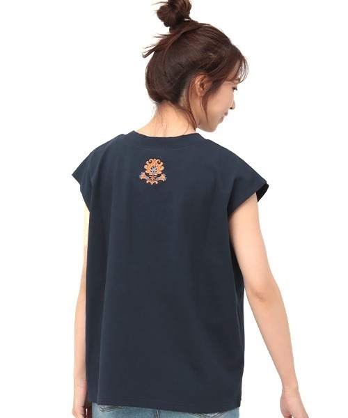 チチカカ（チチカカ）の「バックネック刺繍Ｔシャツ（Tシャツ/カットソー・レディース・ネイビー/ブラウン/オフホワイト・FREE）」の8枚目の写真