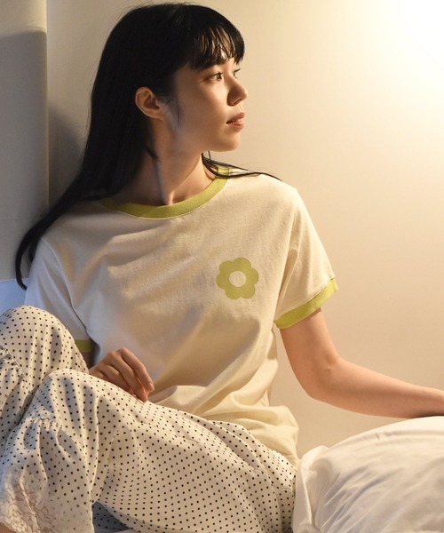 Alley by w closet(アリーバイダブルクローゼット)の「【Alley】フラワープリントリンガーTee(Tシャツ/カットソー・レディース・アイボリー/イエロー/グリーン/イエロー系その他/ブルー・FREE)」の1枚目の写真
