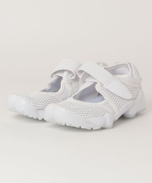 NIKE（ナイキ）の「NIKE/ウィメンズエアリフトブリーズ（スニーカー・レディース・ホワイト/ブラック・24/22/23/25）」の22枚目の写真