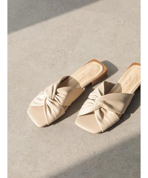 AMERICAN HOLIC（アメリカンホリック）の「ねじりローヒールサンダル　＊●（サンダル・レディース・ブラック/ダークブラウン/グリーン/ライトベージュ・S/M/L）」の5枚目の写真