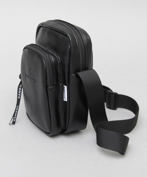 KANGOL（カンゴール）の「＜A.M.S.別注＞ レザー調 縦型 スクエア ミニショルダーバッグ（ショルダーバッグ・メンズ・ブラック/ベージュ/ブラック系その他・FREE）」の7枚目の写真