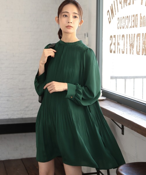 Andemiu（アンデミュウ）の「【ミニ丈WEB限定】ランダムドットプリーツワンピース219522（ワンピース・レディース・ブラック/ブラウン/アイボリー/ブラック系その他/ベージュ/グリーン・FREE/フリー）」の6枚目の写真