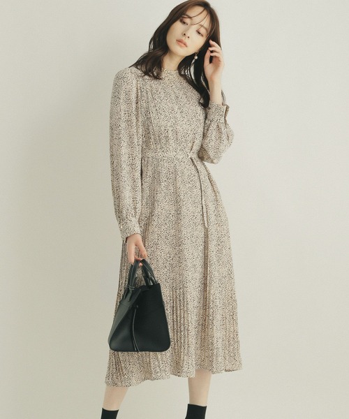 Andemiu（アンデミュウ）の「【ミニ丈WEB限定】ランダムドットプリーツワンピース219522（ワンピース・レディース・ブラック/ブラウン/アイボリー/ブラック系その他/ベージュ/グリーン・FREE/フリー）」の7枚目の写真