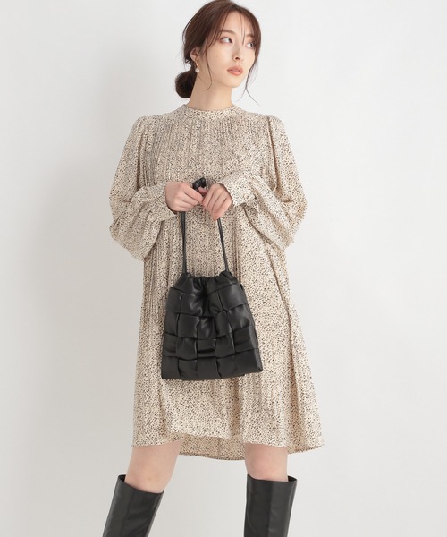 Andemiu（アンデミュウ）の「【ミニ丈WEB限定】ランダムドットプリーツワンピース219522（ワンピース・レディース・ブラック/ブラウン/アイボリー/ブラック系その他/ベージュ/グリーン・FREE/フリー）」の13枚目の写真