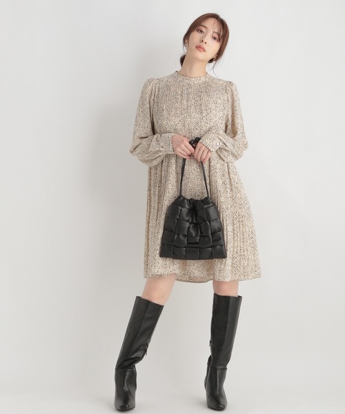 Andemiu（アンデミュウ）の「【ミニ丈WEB限定】ランダムドットプリーツワンピース219522（ワンピース・レディース・ブラック/ブラウン/アイボリー/ブラック系その他/ベージュ/グリーン・FREE/フリー）」の15枚目の写真