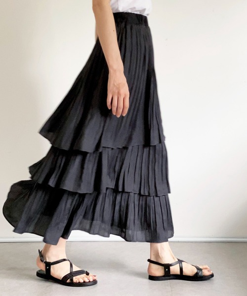 ottilie（オティーリエ）の「消しプリーツティアードスカート（スカート・レディース・チャコールグレー/カーキ・FREE）」の5枚目の写真