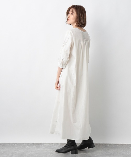 A part by(アパートバイ)の「SC*ピンタックワンピース 953306(ワンピース・レディース・チャコールグレー/オフホワイト/ブルー/グリーン・MEDIUM/LARGE)」の12枚目の写真