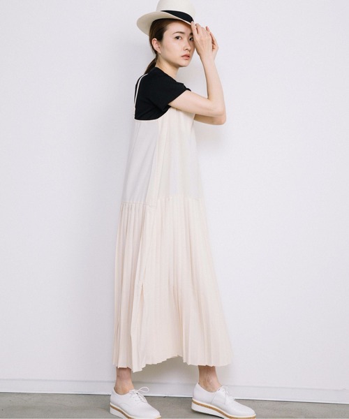Chaco closet(チャコ クローゼット)の「裾切り替えプリーツデザインキャミワンピース(ワンピース・レディース・ブラック/ベージュ/アイボリー・FREE)」の6枚目の写真