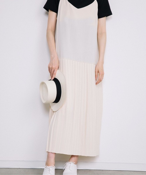 Chaco closet(チャコ クローゼット)の「裾切り替えプリーツデザインキャミワンピース(ワンピース・レディース・ブラック/ベージュ/アイボリー・FREE)」の9枚目の写真