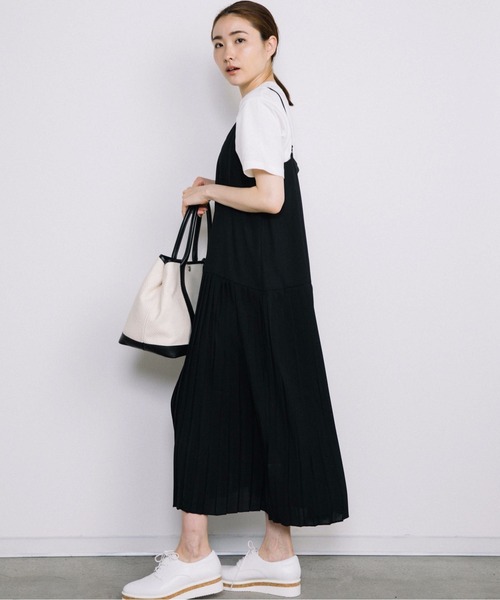 Chaco closet(チャコ クローゼット)の「裾切り替えプリーツデザインキャミワンピース(ワンピース・レディース・ブラック/ベージュ/アイボリー・FREE)」の14枚目の写真