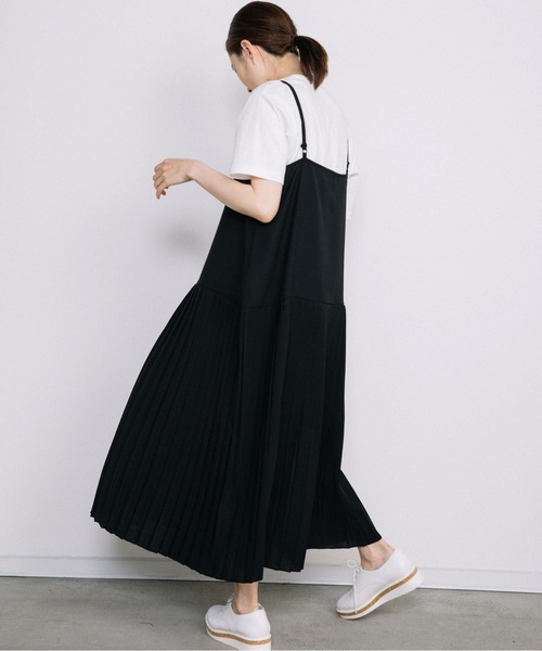 Chaco closet(チャコ クローゼット)の「裾切り替えプリーツデザインキャミワンピース(ワンピース・レディース・ブラック/ベージュ/アイボリー・FREE)」の15枚目の写真
