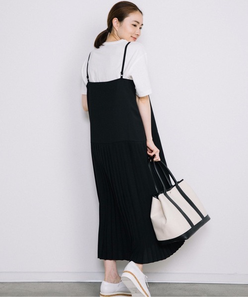 Chaco closet(チャコ クローゼット)の「裾切り替えプリーツデザインキャミワンピース(ワンピース・レディース・ブラック/ベージュ/アイボリー・FREE)」の16枚目の写真