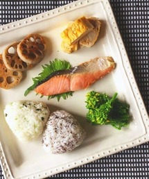 salle de bal（サルデバル）の「La reine / ラ・レーヌ 　スクエアプレートL　3枚セット SqPlate L 079012 DII（食器）」