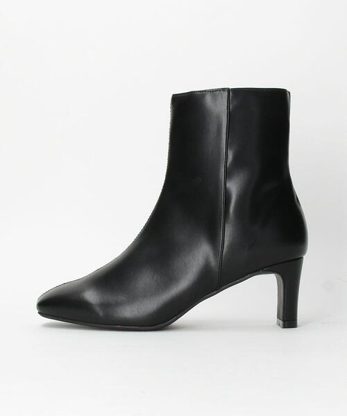 closet story（クローゼットストーリー）の「＜closet story（クローゼットストーリー）＞スクエアトゥ センターシーム ショートブーツ（ブーツ・レディース・ブラック/オフホワイト・23cm/23.5cm/24cm/24.5cm）」の3枚目の写真