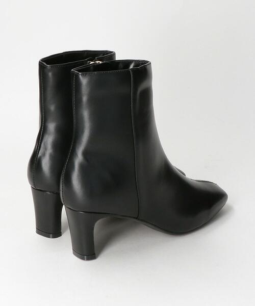 closet story（クローゼットストーリー）の「＜closet story（クローゼットストーリー）＞スクエアトゥ センターシーム ショートブーツ（ブーツ・レディース・ブラック/オフホワイト・23cm/23.5cm/24cm/24.5cm）」の5枚目の写真