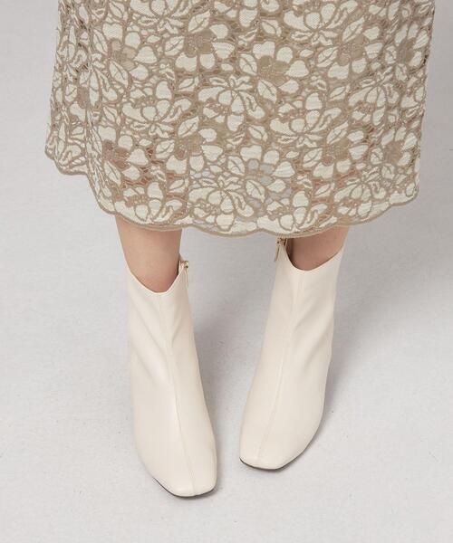 closet story（クローゼットストーリー）の「＜closet story（クローゼットストーリー）＞スクエアトゥ センターシーム ショートブーツ（ブーツ・レディース・ブラック/オフホワイト・23cm/23.5cm/24cm/24.5cm）」の13枚目の写真