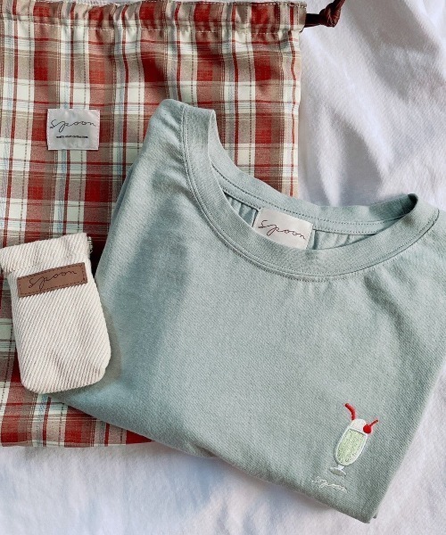 spoon store(スプーンストア)の「ワンポイント刺繍の喫茶長袖Tシャツ(Tシャツ/カットソー・レディース・ホワイト/ライトブルー/カーキ/アイボリー/ベージュ系その他/ブルー系その他/チャコール・フリー)」の7枚目の写真
