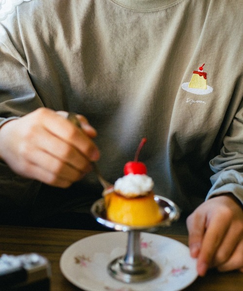 spoon store(スプーンストア)の「ワンポイント刺繍の喫茶長袖Tシャツ(Tシャツ/カットソー・レディース・ホワイト/ライトブルー/カーキ/アイボリー/ベージュ系その他/ブルー系その他/チャコール・フリー)」の8枚目の写真