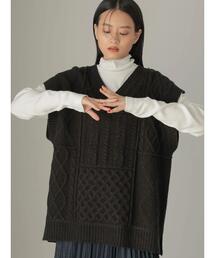 Vネックパッチワークケーブルニットベスト