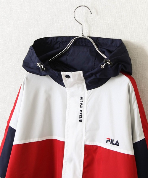 FILA(フィラ)の「【FILA】バイカラーフードライトジャケット(マウンテンパーカー・メンズ・ブラック/ネイビー/カーキ・MEDIUM/LARGE/X-LARGE)」の4枚目の写真
