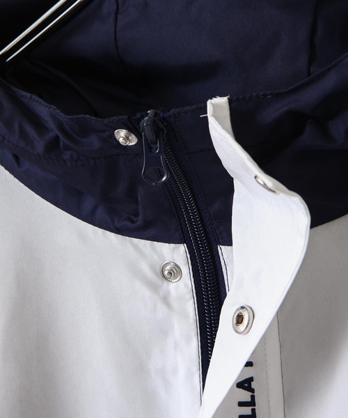 FILA(フィラ)の「【FILA】バイカラーフードライトジャケット(マウンテンパーカー・メンズ・ブラック/ネイビー/カーキ・MEDIUM/LARGE/X-LARGE)」の6枚目の写真