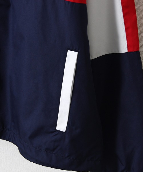 FILA(フィラ)の「【FILA】バイカラーフードライトジャケット(マウンテンパーカー・メンズ・ブラック/ネイビー/カーキ・MEDIUM/LARGE/X-LARGE)」の10枚目の写真