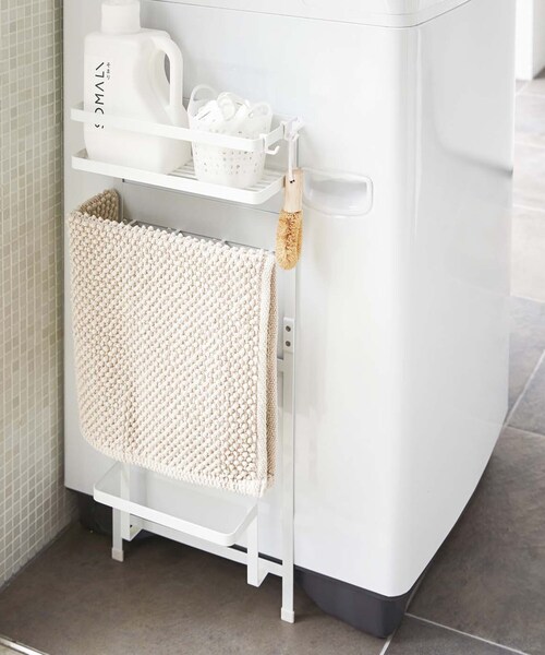 212 KITCHEN STORE(トゥワントゥキッチンストア)の「洗濯機横マグネット収納ラック WH 山崎実業 <tower タワー>(収納グッズ・レディース・その他・00)」の1枚目の写真