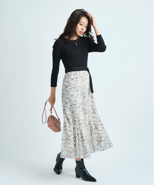 JUSGLITTY（ジャスグリッティー）の「エアリー刺繍スカート