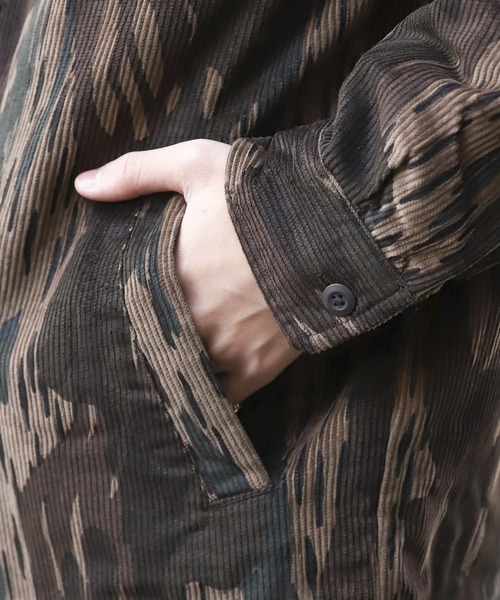 Carhartt（カーハート）の「『WEB/一部店舗限定』CARHARTT WHITSOME SHIRTS JACKET（ミリタリージャケット・メンズ・カモフラージュ・MEDIUM/LARGE）」の4枚目の写真