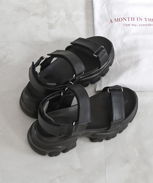 NOFALL（ノーフォール）の「厚底スニーカーソールベルクロサンダル（サンダル・レディース・ベージュ/ホワイト/ブラック/シルバー・S/L/3L/LL/M）」の3枚目の写真