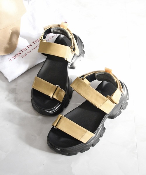 NOFALL（ノーフォール）の「厚底スニーカーソールベルクロサンダル（サンダル・レディース・ベージュ/ホワイト/ブラック/シルバー・S/L/3L/LL/M）」の5枚目の写真