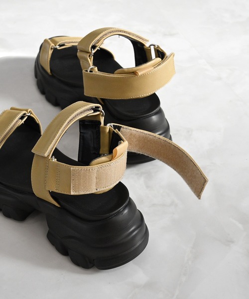 NOFALL（ノーフォール）の「厚底スニーカーソールベルクロサンダル（サンダル・レディース・ベージュ/ホワイト/ブラック/シルバー・S/L/3L/LL/M）」の11枚目の写真