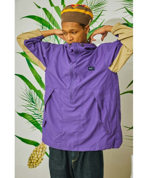 AlexanderLeeChang(アレキサンダーリーチャン)の「AlexanderLeeChang/アレキサンダーリーチャン BIG ANORAK ビッグシルエットアノラック(ナイロンジャケット・メンズ・ブラック/パープル/イエロー・2/3)」の3枚目の写真