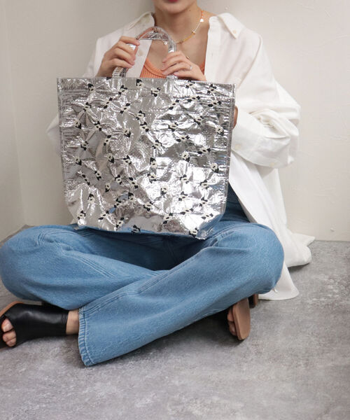 Casselini(キャセリーニ)の「【CASSELINI/キャセリーニ】シアー刺繍シートBAG(トートバッグ・レディース・シルバー/クリア・FREE)」の1枚目の写真