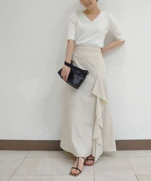 RIVE DROITE(リヴドロワ)の「クールタッチUVVネックニット(ニット/セーター・レディース・オフホワイト/チャコールグレー/ベージュ/バイオレット・FREE)」の6枚目の写真