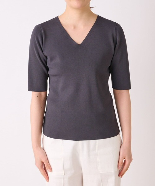 RIVE DROITE(リヴドロワ)の「クールタッチUVVネックニット(ニット/セーター・レディース・オフホワイト/チャコールグレー/ベージュ/バイオレット・FREE)」の11枚目の写真