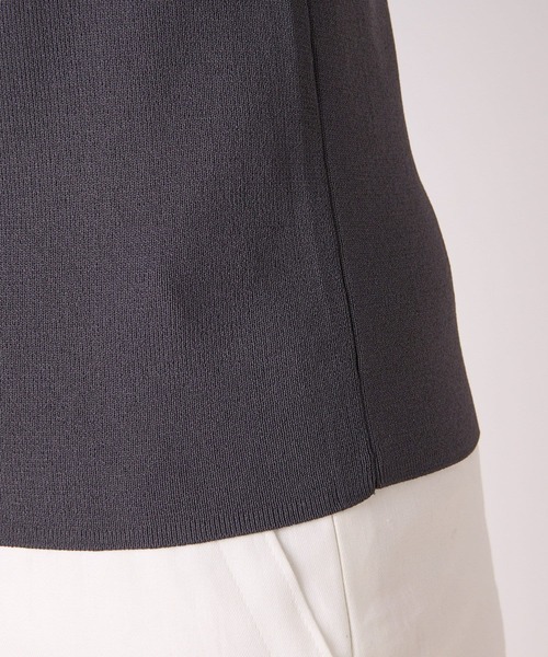 RIVE DROITE(リヴドロワ)の「クールタッチUVVネックニット(ニット/セーター・レディース・オフホワイト/チャコールグレー/ベージュ/バイオレット・FREE)」の16枚目の写真
