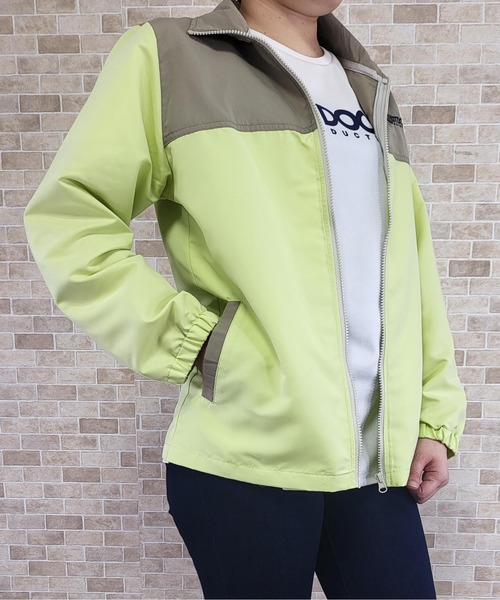 OUTDOOR PRODUCTS（アウトドアプロダクツ）の「UVピーチタフタ ZIP配色ジャケット（ナイロンジャケット・レディース・イエロー/グレイッシュベージュ/カーキ・L/M/LL）」の6枚目の写真