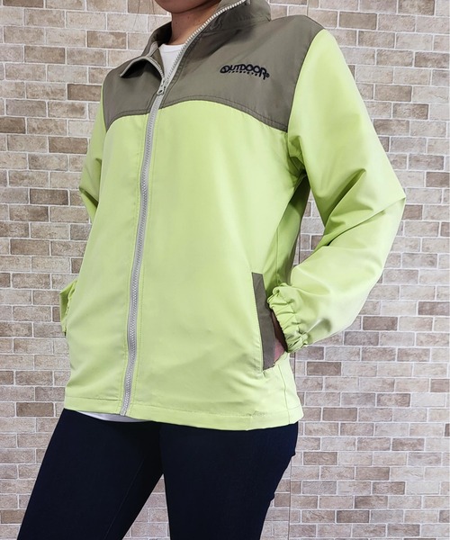 OUTDOOR PRODUCTS（アウトドアプロダクツ）の「UVピーチタフタ ZIP配色ジャケット（ナイロンジャケット・レディース・イエロー/グレイッシュベージュ/カーキ・L/M/LL）」の8枚目の写真