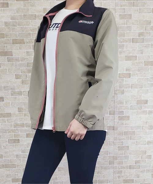 OUTDOOR PRODUCTS（アウトドアプロダクツ）の「UVピーチタフタ ZIP配色ジャケット（ナイロンジャケット・レディース・イエロー/グレイッシュベージュ/カーキ・L/M/LL）」の17枚目の写真