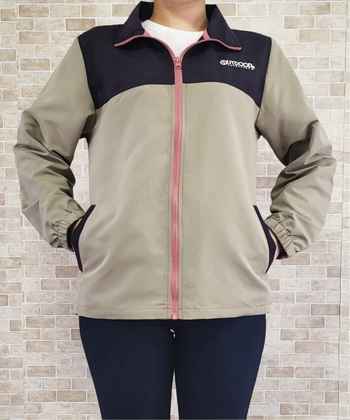 OUTDOOR PRODUCTS（アウトドアプロダクツ）の「UVピーチタフタ ZIP配色ジャケット（ナイロンジャケット・レディース・イエロー/グレイッシュベージュ/カーキ・L/M/LL）」の22枚目の写真